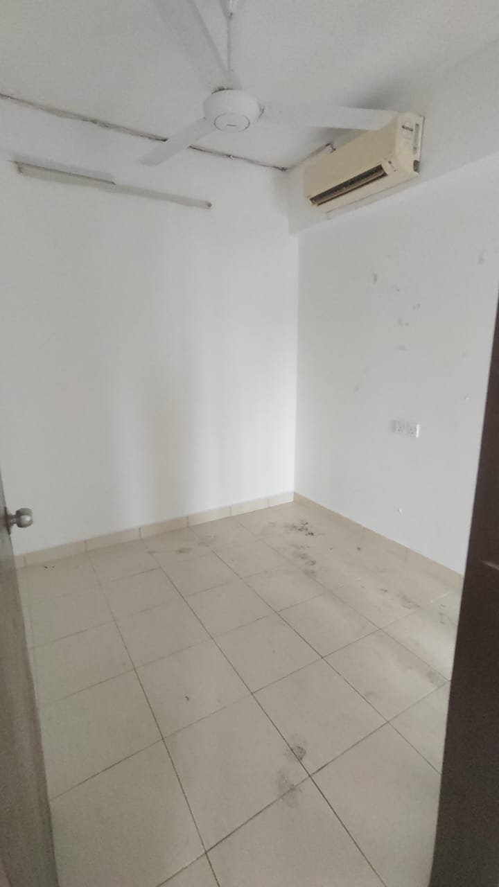 Below Market Seri Kembangan Condo/Apartment for Sale — 3